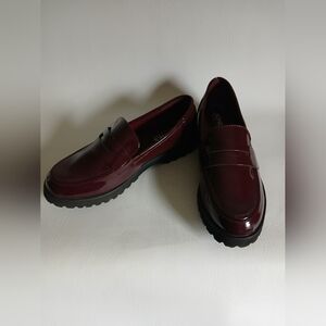 Jones New York Burgundy Women's Faux Patent Leather Loafers Sz8.5M Lug Sole